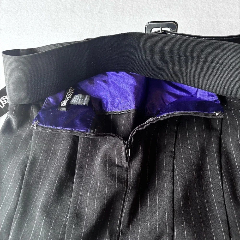 Stooges Black Pinstripe Pleated Mini Skirt 30”Waist NWT Belted